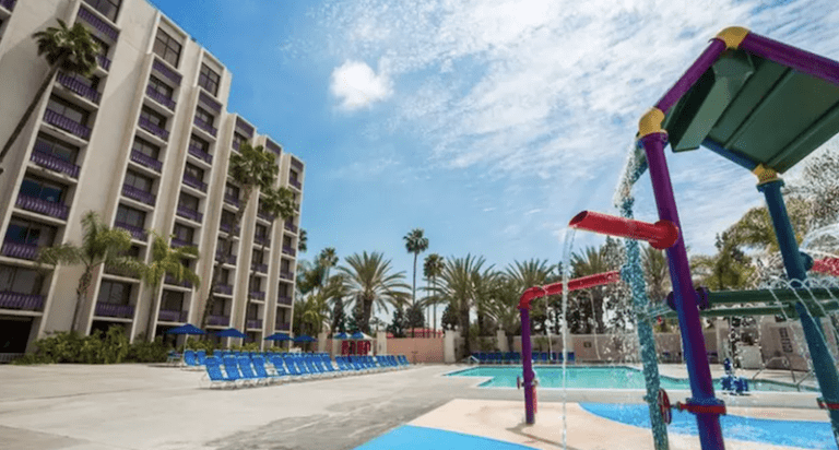 What to Know About the Renovated Knott’s Hotel in Buena Park, California!